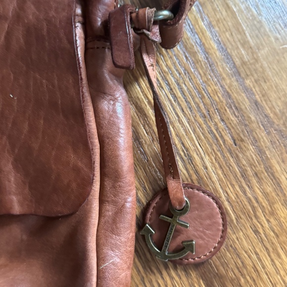 Harbour 2nd Leather Shoulder Bag - Picture 2 of 10